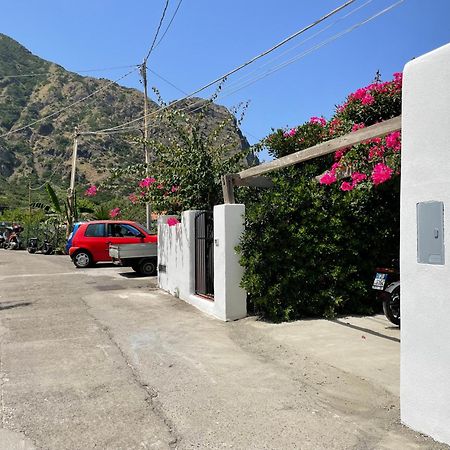 Casa Bouganville Pollara Экстерьер фото